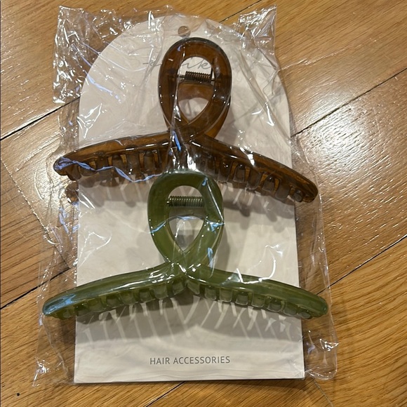Hair Accessories Claw Clips - Brown and Green - Picture 1 of 3